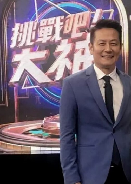【宾馆盗摄】情侣们开房打炮被摄像头偷拍，荷尔蒙爆棚尽享性爱高潮 - 美丝美腿